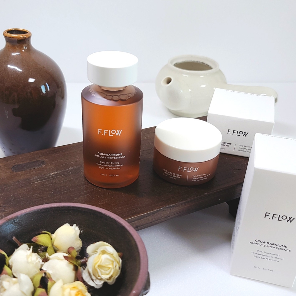 가장 나다운 건강한 아름다움을 추구하는 얼리 안티에이징 클린 뷰티 브랜드 에프플로우!

​

안티에이징 관리는 20, 30대부터 미리미리 하는게 좋다고 하죠:)

​

요번에는 얇고 가벼우면서도 보습감은 빵빵해 얼리 안티에이징에 딱인 에프플로우 세라베리옴 앰플 프렙 에센스& 크림 듀오를 만나보았습니다!

