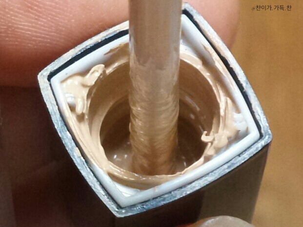 지차 컨실러 나한테 왜ㅐ구래...? 아직 여기서 멈추고 새지는 않았지만 곧 샐껏같아요...제발... 안돼...