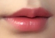 1_맥 씨쉬어
입술 고유의색에 형광등을 켜주는 색상이에요!
누구나 데일리로 무난하게 사용할수있는 MLBB립이랍니다 ㅎㅎ 촉촉한 제형이에요