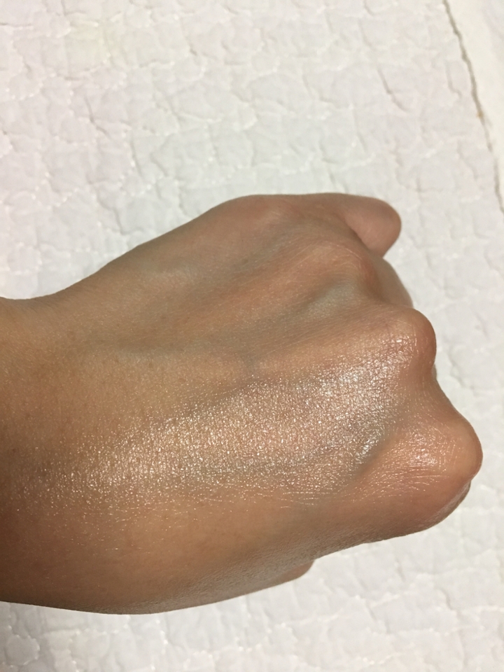 반만 바른 모습인데 확실히 차이가 보이져 바른 쪽이 윤기가 나내여~