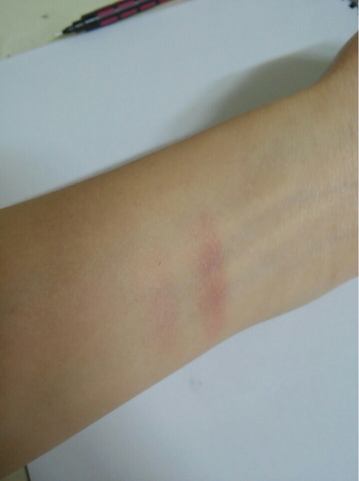 발색이예요!

왼쪽은 1~2번 오른쪽은 4~5번했을때의 색이예요