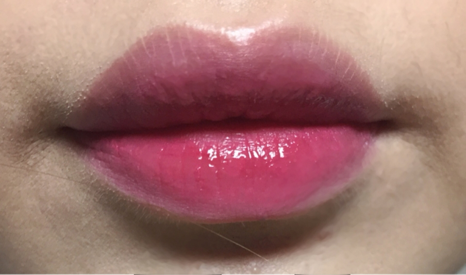 마지막 맥 투명 립글로스를 발라 마무리 완성샷 !!

정말 이쁘지 않나요 !😂💕
부족하지만... 조금이나마 도움이 되었으면 합니다


그럼 이만 물러가보겠습니다 총총,,,

