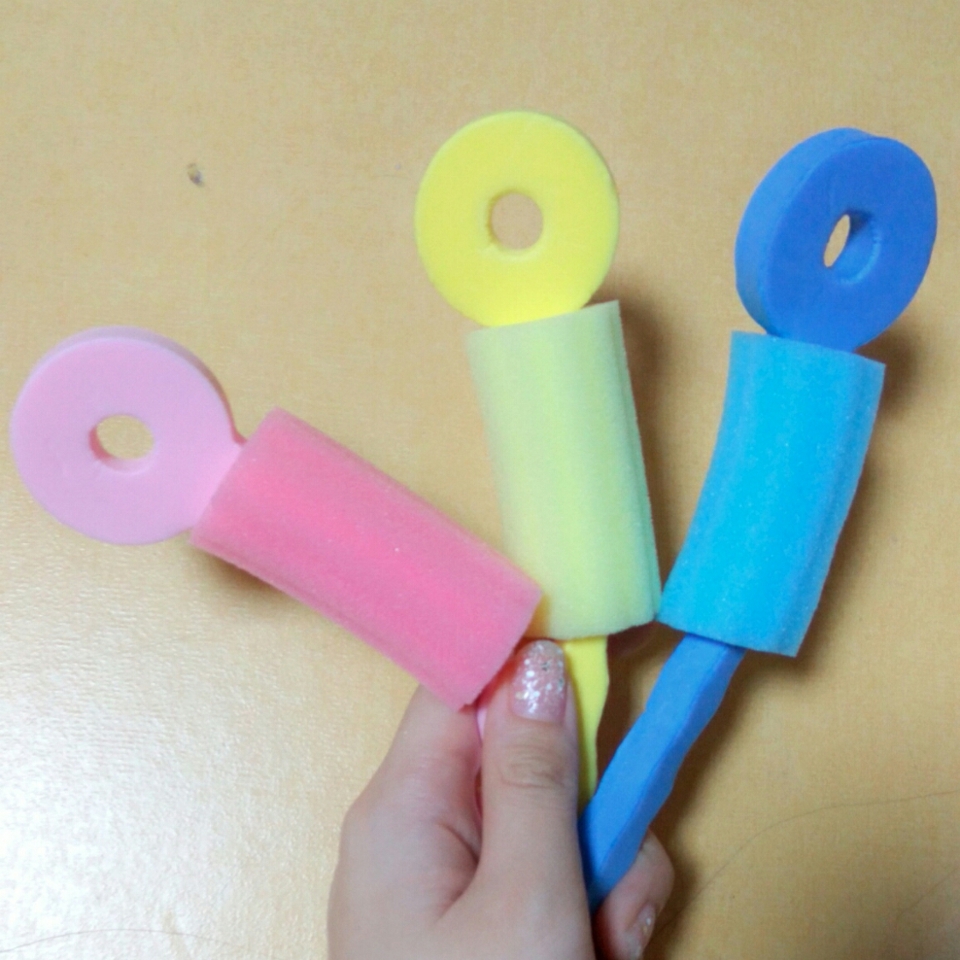 이렇게 세개에 천원이예용 ☺
이렇게 세 컬러구요!!
검정색만으로도 나오지만
제가 사러 갔을 땐 검정색이 없었어용 ㅠㅠ