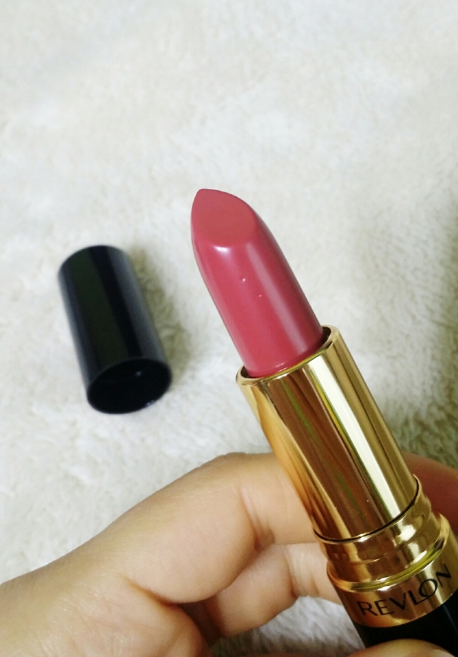 이거 찍으려고 사자마자 바르지않고 이틀을
기다렸어요ㅋㅋ
본통만보면 색이 연하게 발색될것 같이 생겼죠