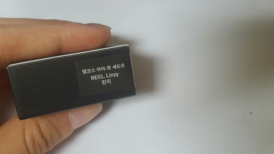 사온 색상은 "린지"라는 색상인데!
매우 붉붉해서 엄하다고 느끼실분이많을거같음