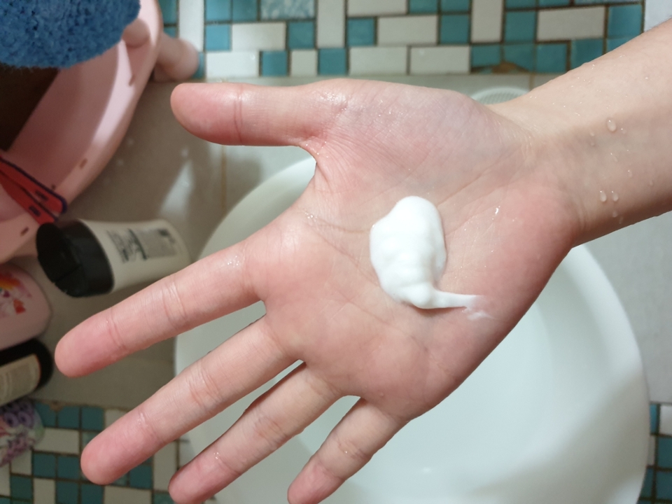 클렌징폼 짯을때인데  너무힘마니줘서 마니나와버럿어요 ㅠ:)