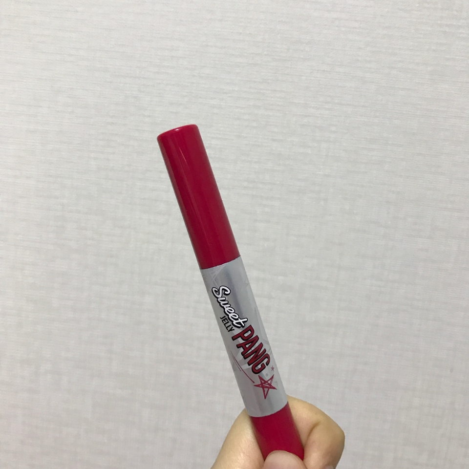 그렇게 길지도 않아서 
휴대하기 간편할꺼 같아요