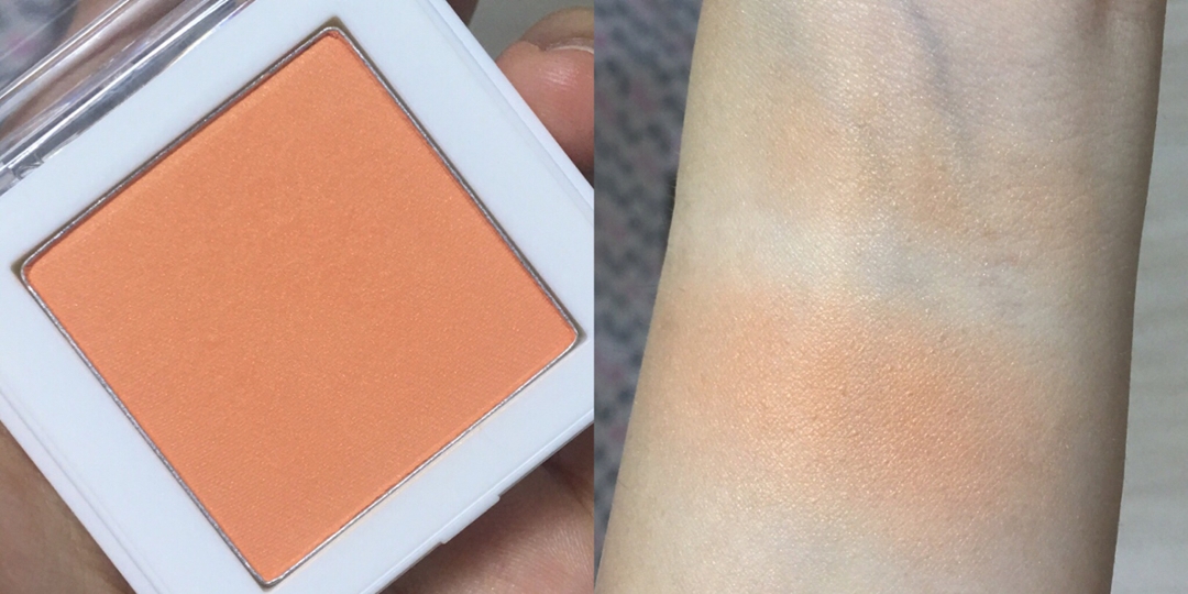 본통색과 손목발색 모두 실제와 유사하게 나온 사진입니당!

금펄이 있는 오렌지 컬러입니다~ 코랄느낌, 핑크끼 하나도 없는 리얼 오렌지 컬러예요🍊

연하게 발색하면 노란느낌이 많이 보이고 여러번 발색할수록 주황빛이 올라옵니당