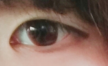 쌍액이 다마르면 Y스틱으로 찝어주세요!!!!!!!!!
끄읏!!!!!!!!!!!
아주간단하쥬?
사진은 파우더바르는사진한장 쌍테붙이는사진한장 총 두장에 나머지는 완성된 눈+아이라인및섀도우 이에욯ㅎㅅㅎ! 
