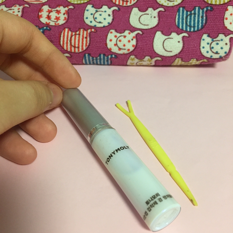 저는 짝눈이라 ㅠㅠ 쌍액을 달고살고 있답니다 수정시 꼭필요한 쌍액과 와이자스틱은 필수