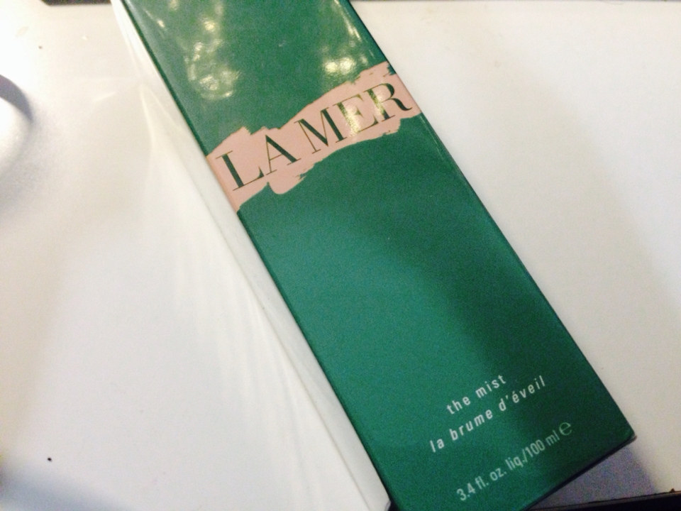 외관입니다. 뭔가 저 초록색 패키징 은근 사람 설레게 합네다...