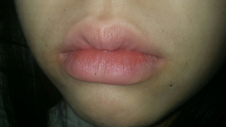 색없는 쌩입술.. 가을가을한 메컵인만큼 버건디를 바르면??