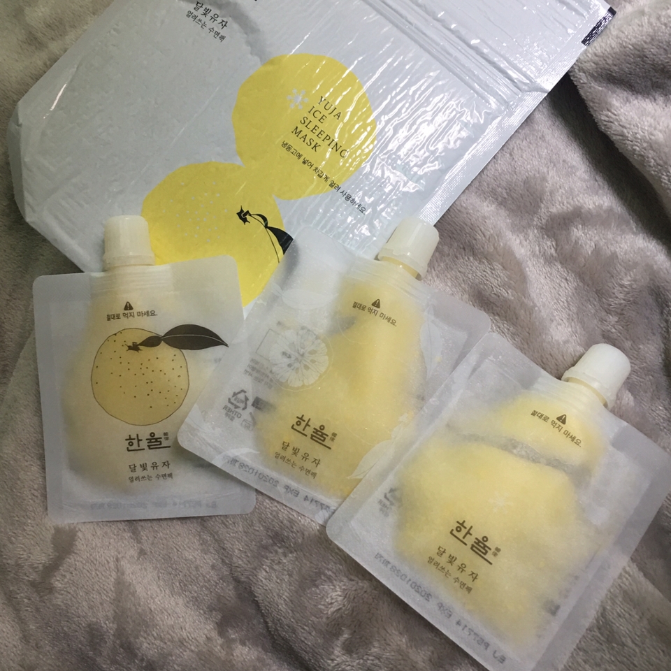 이렇게 세개가 포장되어있고
한번에 다 쓰는게 아니고
쓰고 보관하고 쓸수 있어서
한개당 거이 3-4번은 쓸 수 있습니다