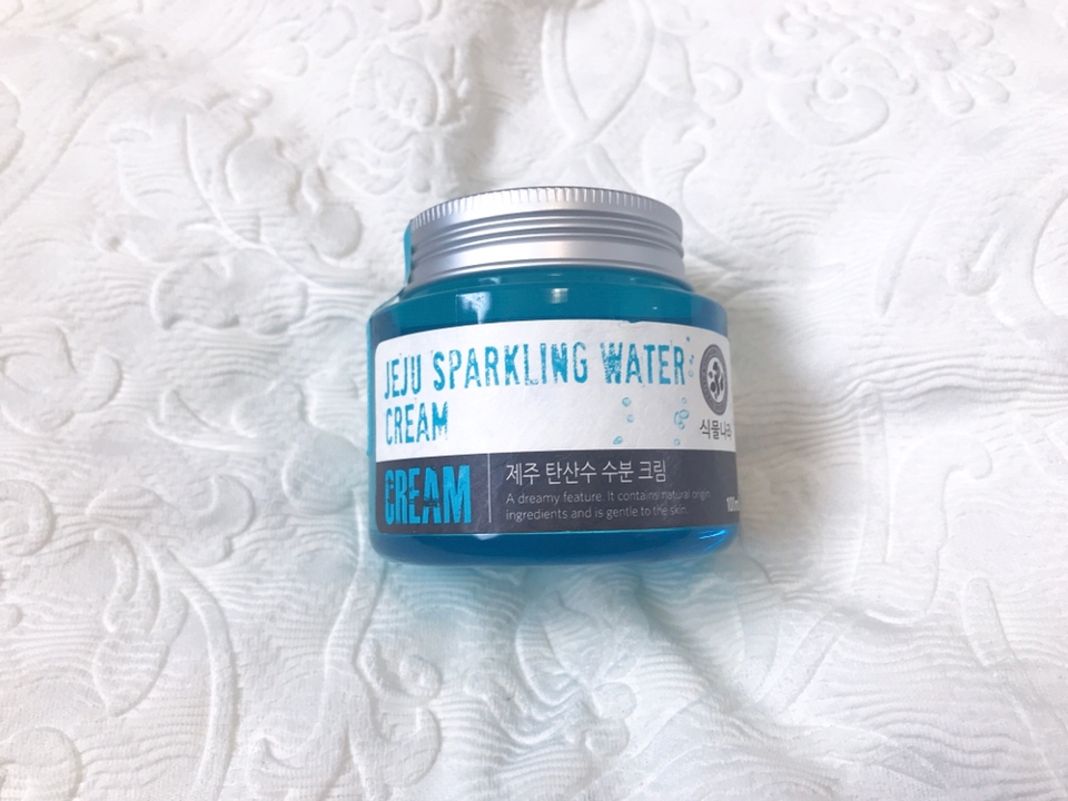 저는 기초케어 식물나라 정말 좋아하는편이에요!
순하고 가격대도 저렴해서 믿고 쓰는편이에요~~

저의 리뷰를 보시면 식물나라 제품만 
이거포함 3번째 리뷰네요😁😁

