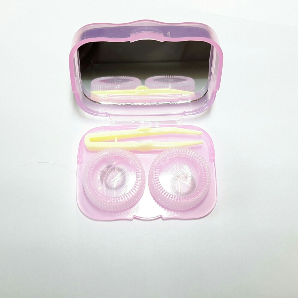 이런식으로 렌즈통이랑 렌즈집게가 있어요~