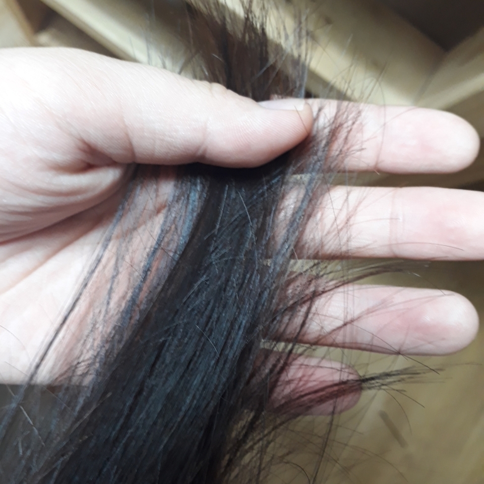 머리가짧아서(가슴부근)