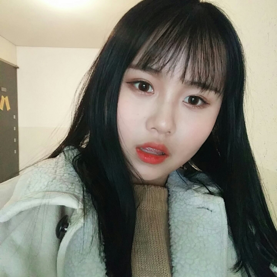 제가 눈이 조금 작아서 그렇지 자연스럽긴해요..ㅎㅎ

이상 저의 최애템 이였습니당.

읽어주셔서 감사해요:) 
좋아요 꾸욱~ 눌러주세요!
그럼 이만 어여쁜 하루 되시길 바래요♥