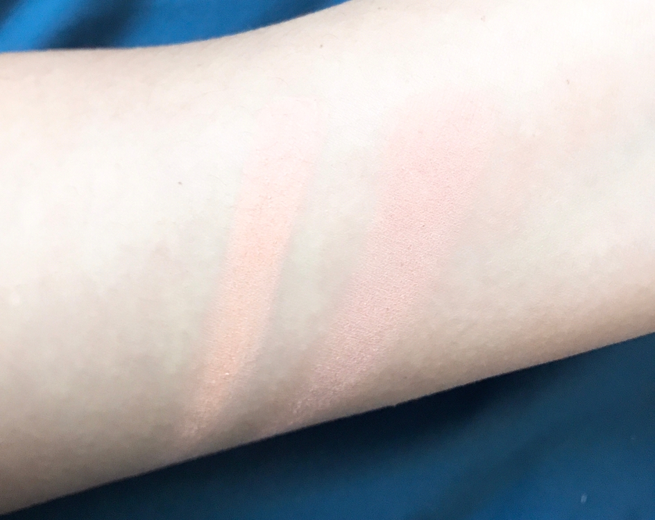 또 저는 자칭 블러셔 덕후답게
섹스어필 저렴이라는 더샘 망고피치를 가지고 있어요!

왼 - 더샘 / 망고피치 
오 - 나스 / 섹스어필

더샘 블러셔가 오렌지가 더 보이고 형광끼가 돌아요!
두 제품 비교했을때 그닥 비슷하지 않은거 같은데...?

역시 같은 하늘 아래 같은 색은 없다더니
다시 한번 여기서 느끼게 되네요


그리고 더샘은 발색 두번만에 색이 올라오네요!!


