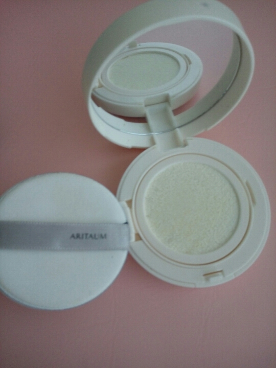 백탁은 거의 없고 바르고 2~3분 정도 지나면 보송보송 해져요!