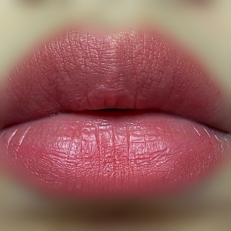 립 베이스로 꽃보다 살랑을 넓게 깔아줬어요 😙
사진에서는 꽃보다 살랑의 컬러감이 안 잡혀서 아쉬워요 ㅜㅜ
