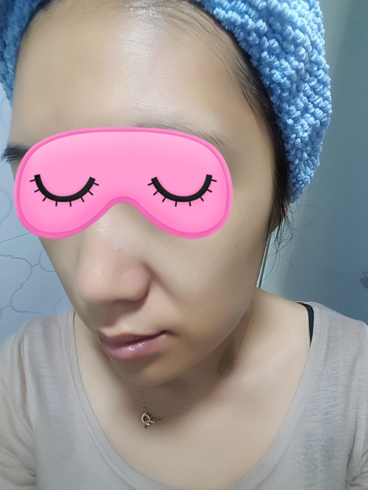필터가씌워져 피부가 깨끗해보이긴하는데ㅎㅎ
푸석해진 피부가 그나마 조금 편해졌나봅니다ㅎㅎ
조금 초크조크해졌네요ㅎㅎ