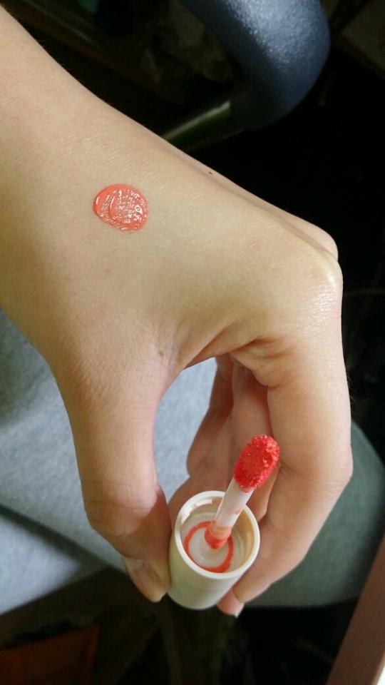 발랐을때는 핑크빛도 꽤 돌지만 그렇다고 또 핑크핑크한 코랄은 아니에요ㅎㅎㅎㅎ