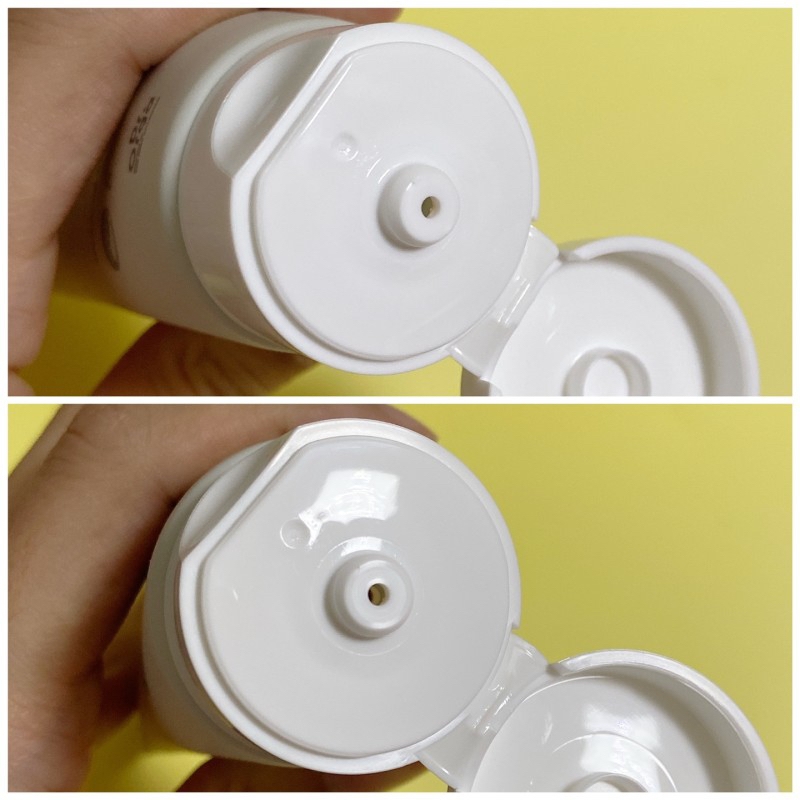 제품의 입구입니다.

​입구의 크기가 크지 않아
내용물 양 조절하기 딱 좋더라고요.