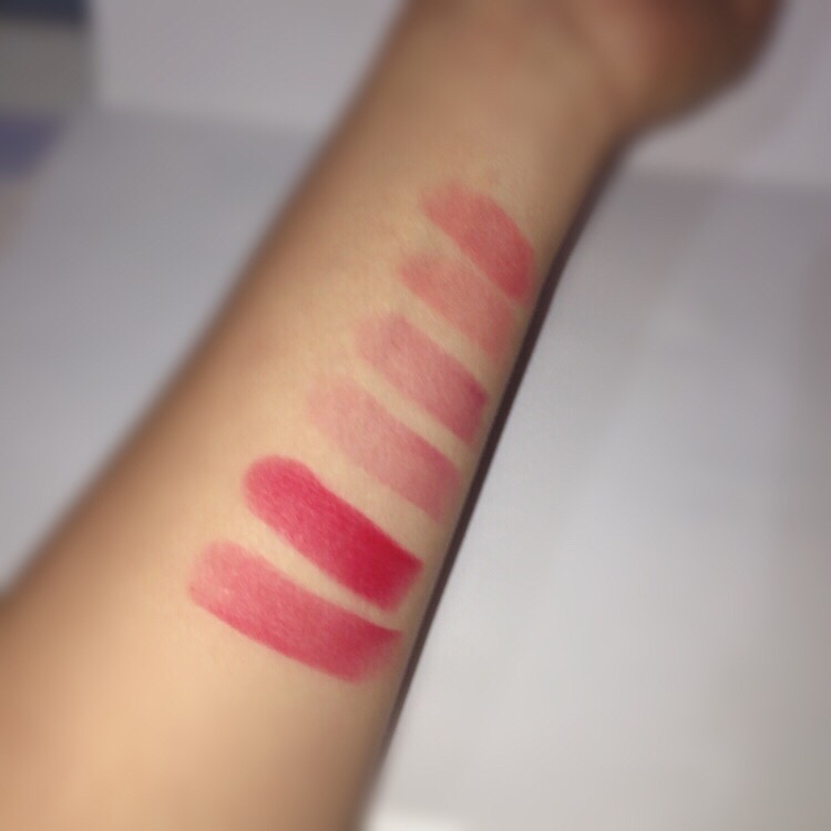 워낙 밀착이 좋은지라 티슈로 닦아내도
많이남아있어요