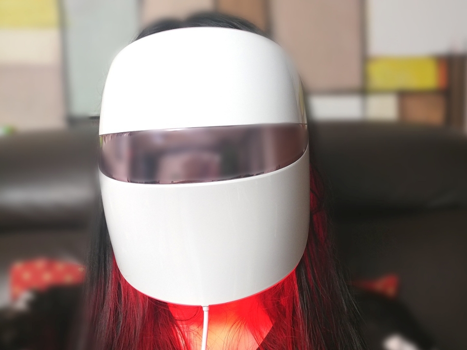 빨간 LED가 켜져요! 갑자기 환해지고 은근 따뜻한 느낌이에요 3분마다 시간을 알려줘서 지루하지 않습니다