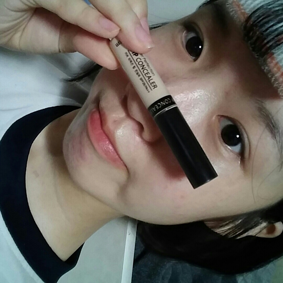 이제 커버를 해봅시당
만인의 컨실러! 커버력 가성비 대박인 더샘컨실러입니당!!