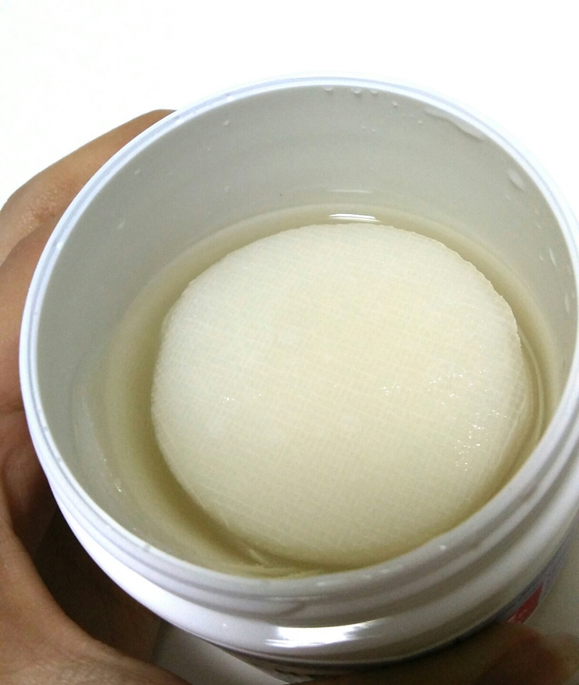 열어보니 60장의 패드들이 있네요 패드 크기는 조오금 작은편이나 불편하지는 않아요 ㅎㅎ