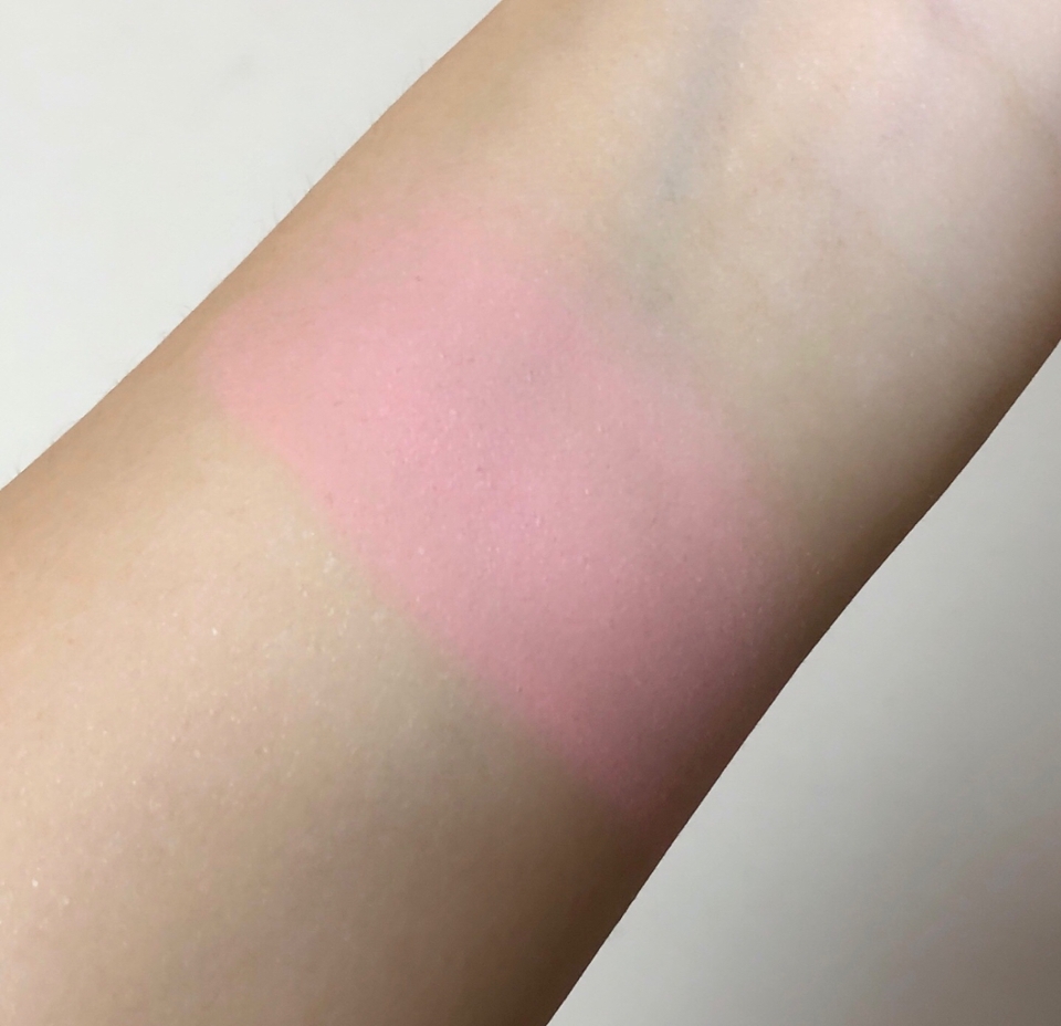 마지막 참고용 손목발색! 저렴하고 예쁜 블러셔니까 블러셔 좋아하시는 분들은 한번씩 꼭 써보시길...♥️🌸