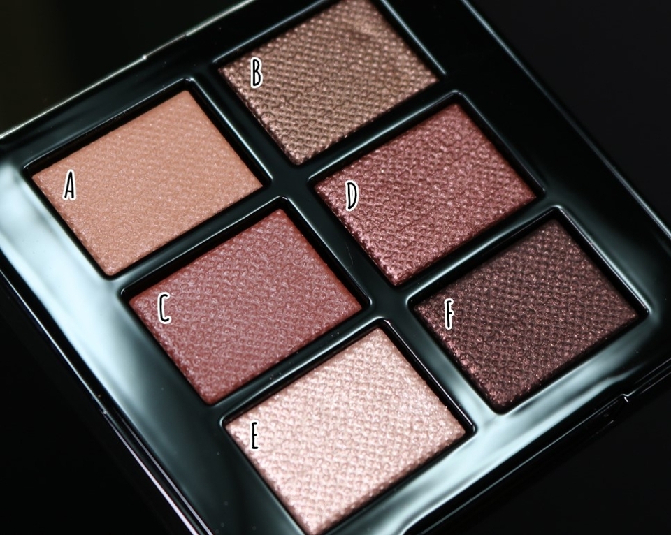 아이라이너랑 마스카라 빼고는 미샤 이탈프리즘 섀도팔레트 코지스테이지 사용했구요
가격은 매우매우 비싼데 퀄리티나 색상구성은 또 맘에 드는 제품!
