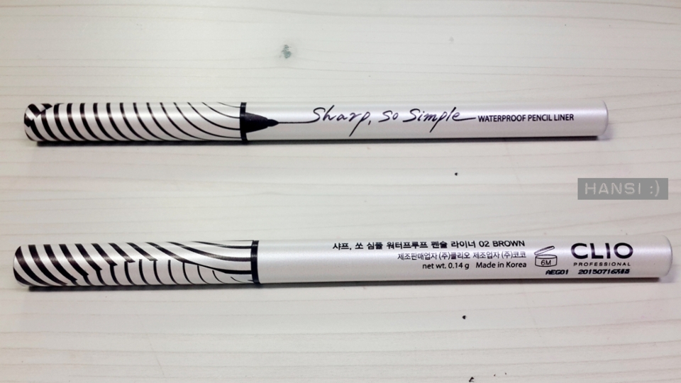 껍데기를 벗겨내면 요로코롬 뽀얀 속살을 드러냅니당 (부끄)
흑과 백의 조화같지만 사실은 화이트와 브라운의 조화는 예쁘죵.
깔끔하고 예쁜 디자인이예요! :D