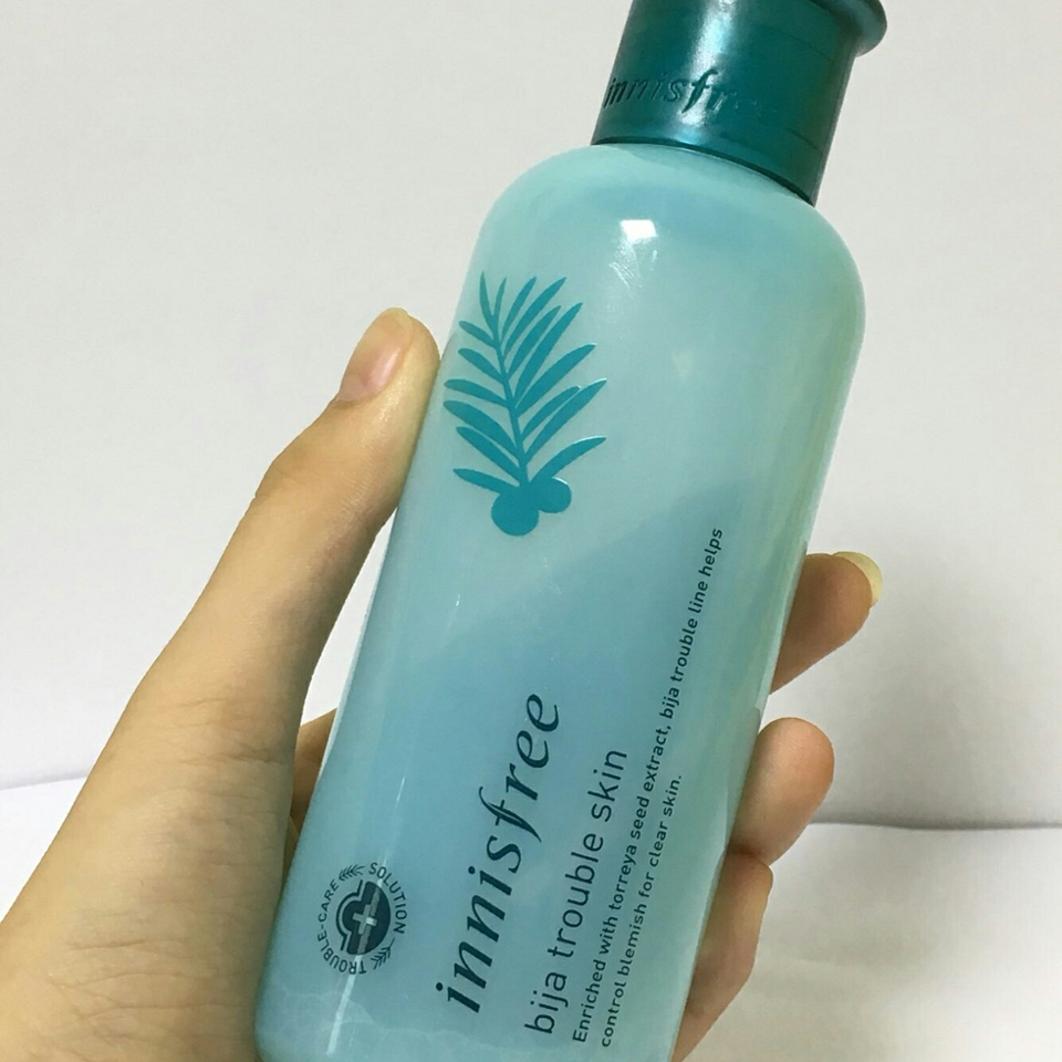 요건 지금까지 4통을 썼지만 알콜토너가 피부에 좋지않다는걸 알고 버린친구에요.. 