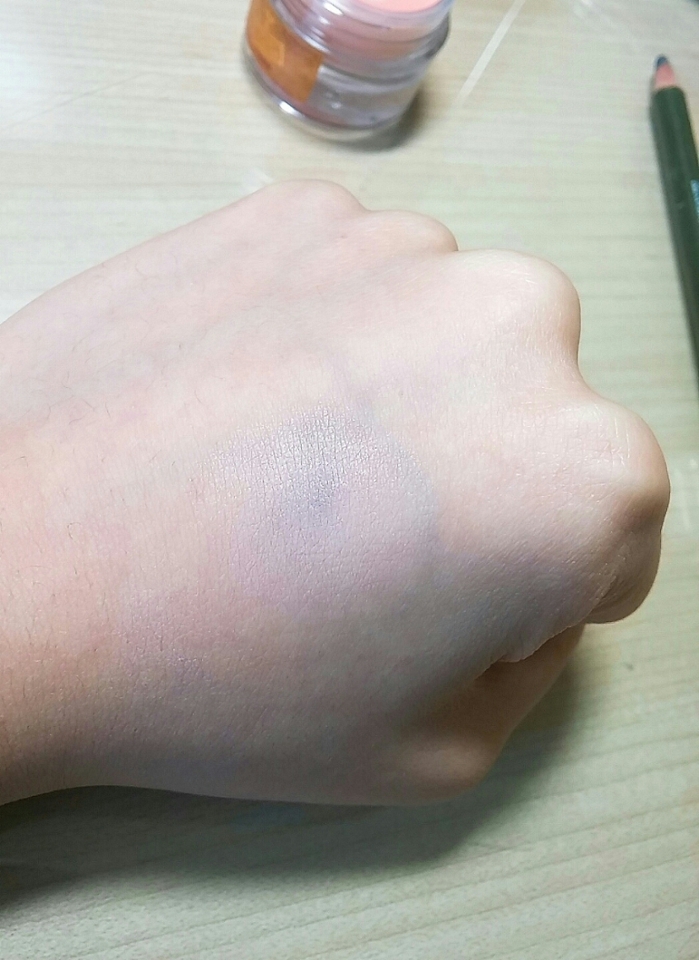 톡톡 문질러주니 완벽하진 않지만 어느정도 커버가 됐어요😮