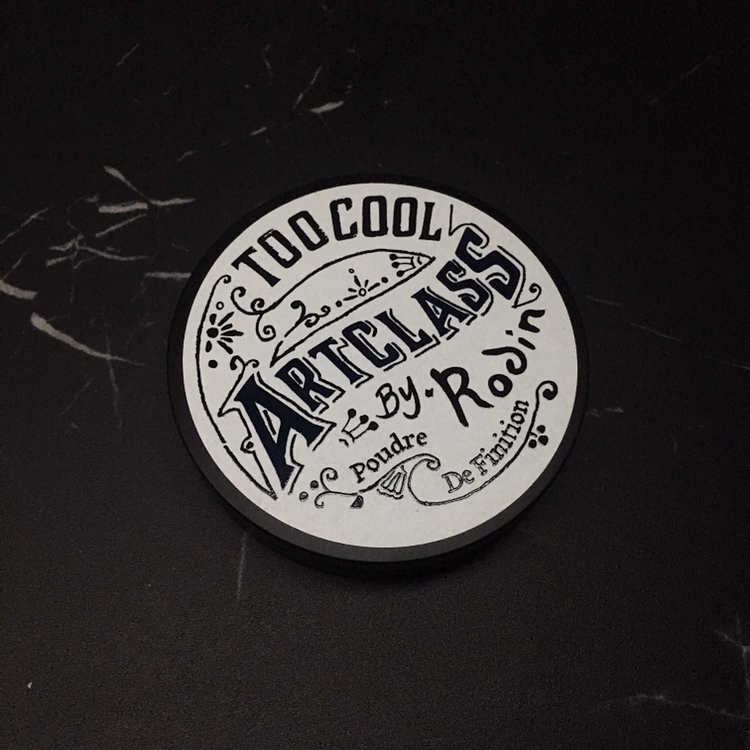 제품 디자인은 여태 출시된 아트클래스 바이 로댕 라인과 동일하고 컬러만 달라요!



그리고 또 다르다면 내용물이 삼색이 아닌점...?ㅎㅎ