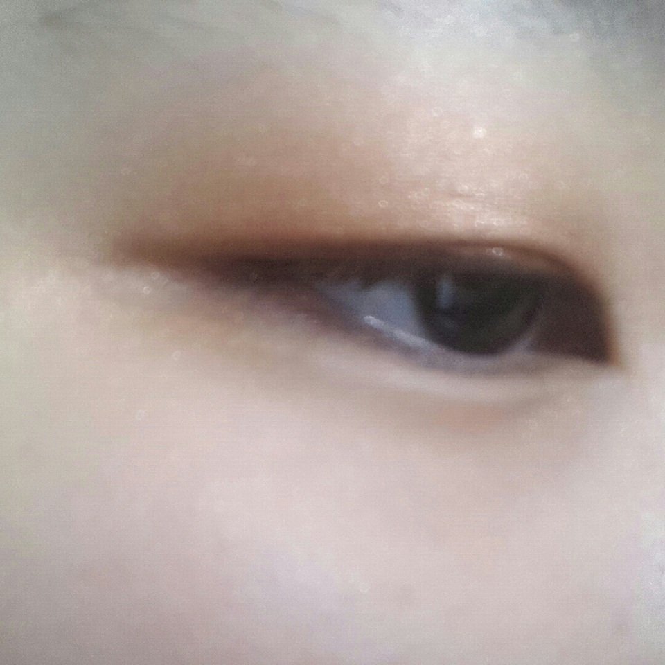 -시럽빼고테이크아웃-
발색 잘되고 밀착력 좋고 지속력 갑이고 데일리로도 좋고 튀는 메이크업할 때도 좋다죠! 