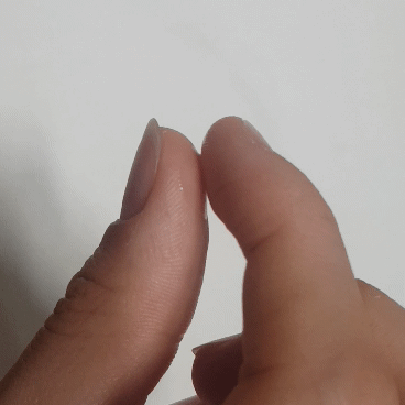 보습감이 있다고해서 제형자체가 끈적이거나 되직하지 않고 딱 유수분 밸런스 맞춰줄만한 느낌?
수분베이스 크림이지만 겨울에 사용해도 무색할만큼 딱 적당한 제형이었어요.