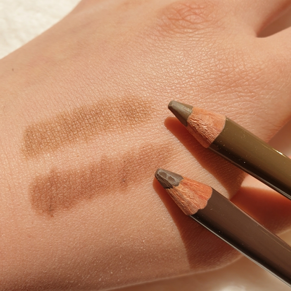 다음으로 우드 팬슬 타입 브로우 입니다!!❤❤

