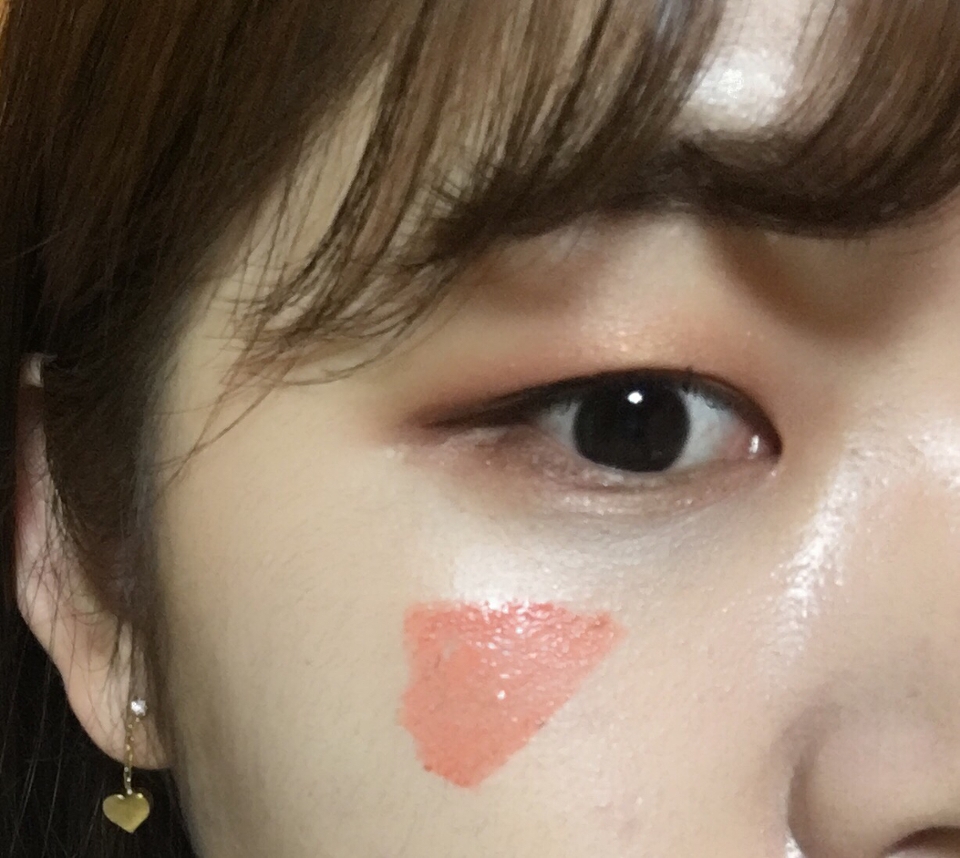 볼에 그려주세요!! 