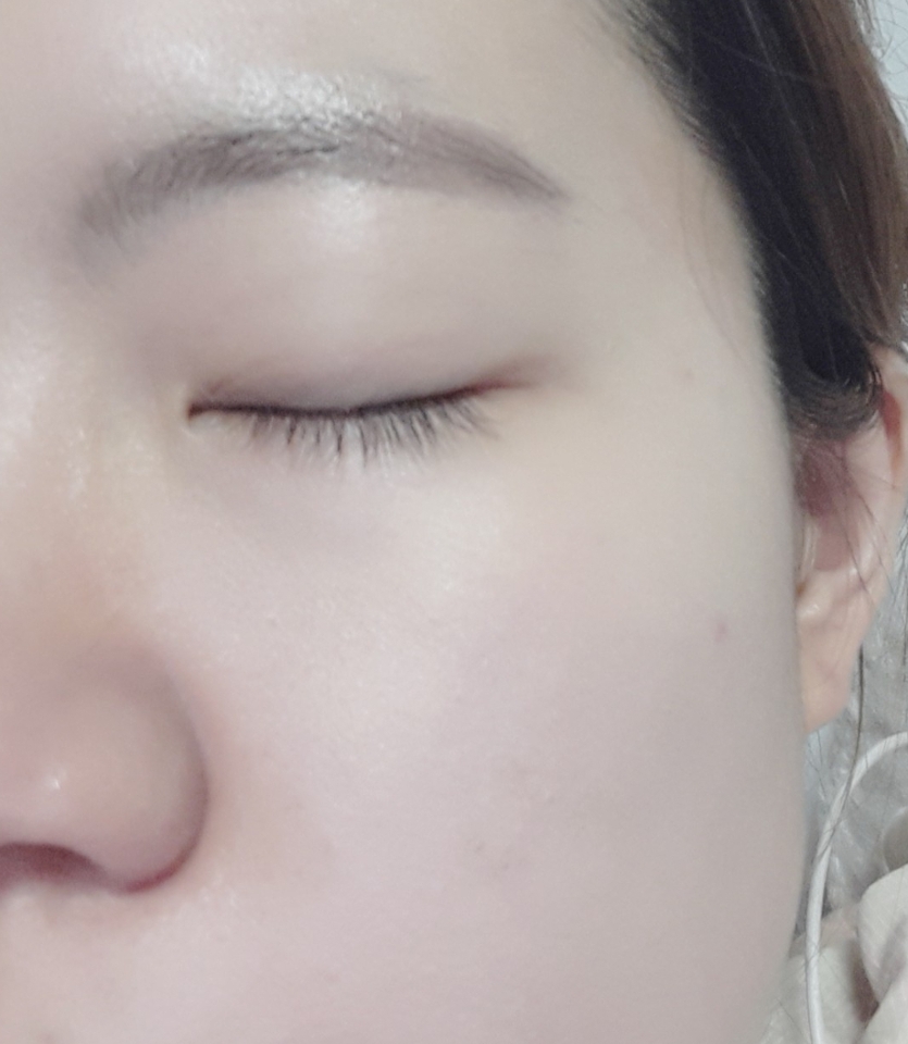 한 10시간 되었는데 코 부분만 지워지고 수정한번도 안했는데 이 정도면 여름치고 훌륭한거 같아요~!!!!