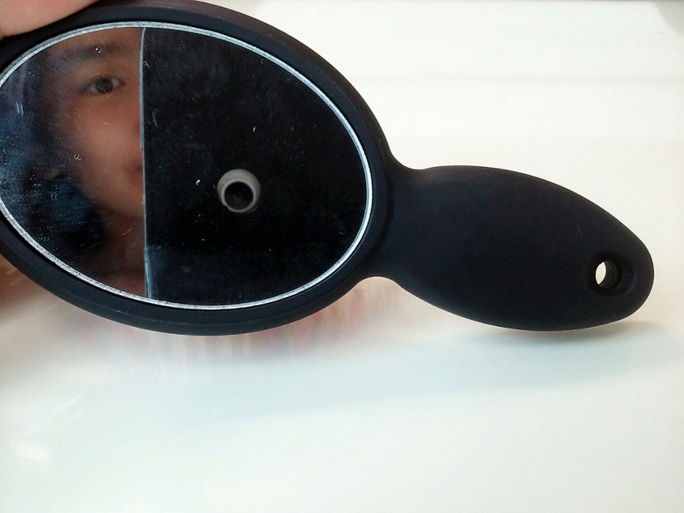 그리고 뒤에 거울이있어서!!! 짐을 줄일수있똬!!! 깨알 제 눈 ㅎㅋ