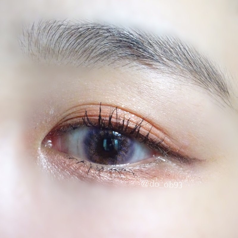 요렇게 살짝 핑크핑크한 메이크업에 핑크렌즈를 착용해도 눈만 보인다던가 하는 느낌은 전혀 없었어요! 그냥 정말 색상이 예쁜 렌즈에요ㅠㅠ