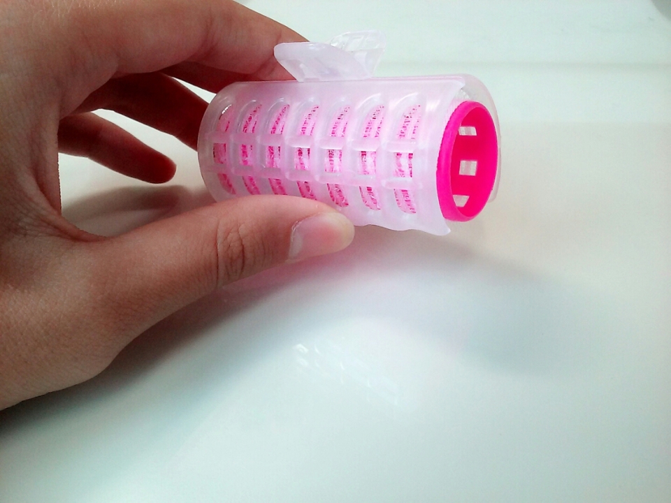 앞머리는 요즘 귀찮아서 그냥 넘기고 다니는데 가끔 삘받아서 내리므로 ㅎㅎ 가지고다녀요