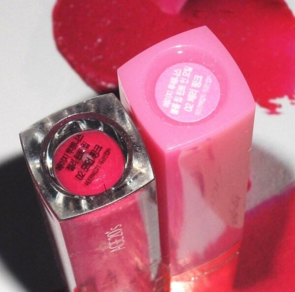 어쩌다보니 , 둘다 2호
 
둘다 진 핑크 색상인데 오른쪽은
 립글 타입이라 투명한 핑크에 가까워요