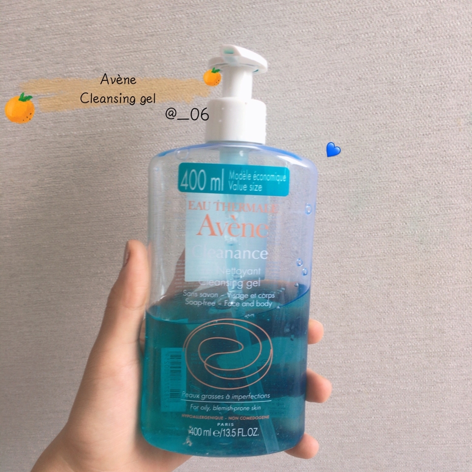 짠 !!! 요렇게 생긴 제품이에요ㅎㅎ

요 클렌징 젤은 400ml 로 대용량 제품이에요 !!

그래서 사뇽하실때 팍팍 쓸 수 있어요ㅋㅋㅋ

가격은 네*버 최저가로 19970 원 정도에용

