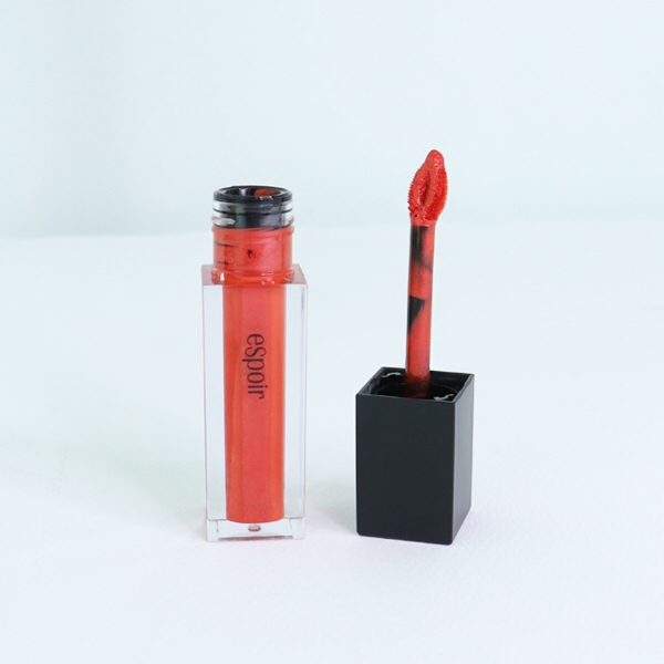 펄 있는 립은 양조절이 어려운 경우가 많은데 ( 양조절 안되면 금동불상st되는거 다들...아실거에요) 요건 틴트 타입이라 예쁘게 바를 수 있어요