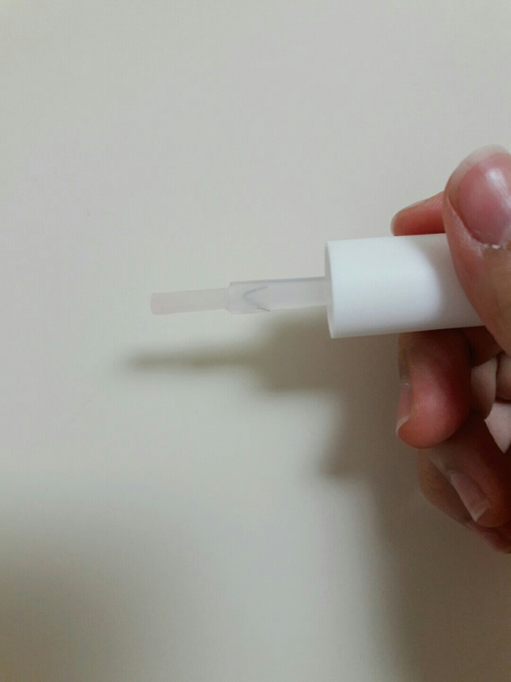 베이스O. 베이스를 바르고 저 색을 발라 비교해 볼게요