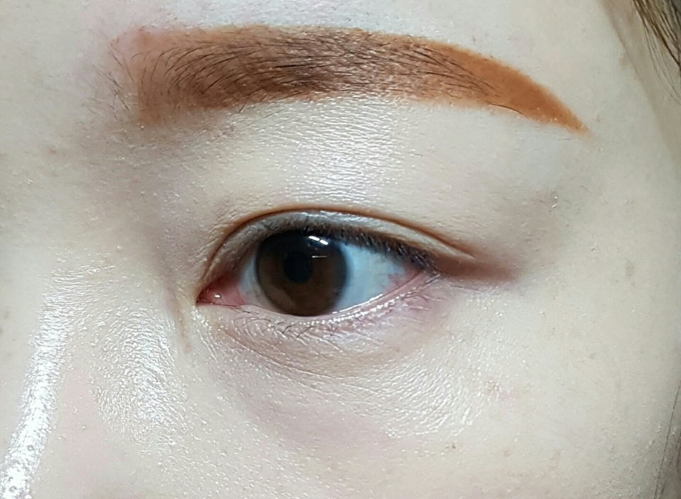 파데도 발라줬어용~~